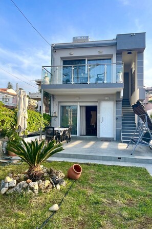Exterior - Beachfront Garden Villa by Interhome (Chania)