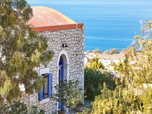 Exterior - Traditionelle Natursteinvilla mit tollem Meerblick by Interhome (Matala)