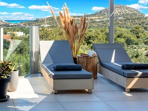 Interior - "Olive Green" mit Blick auf das Wasser by Interhome (Agios Nikolaos)
