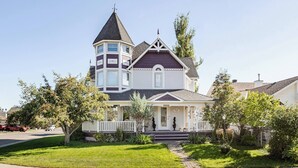House, 4 Bedrooms, Garden View | Exterior