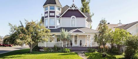 House, 4 Bedrooms, Garden View | Exterior