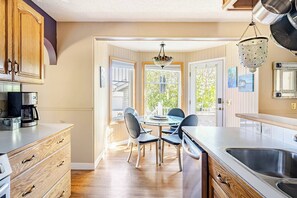 House, 4 Bedrooms, Garden View | Private kitchen - Harmony House Short Term Rental (Okotoks)