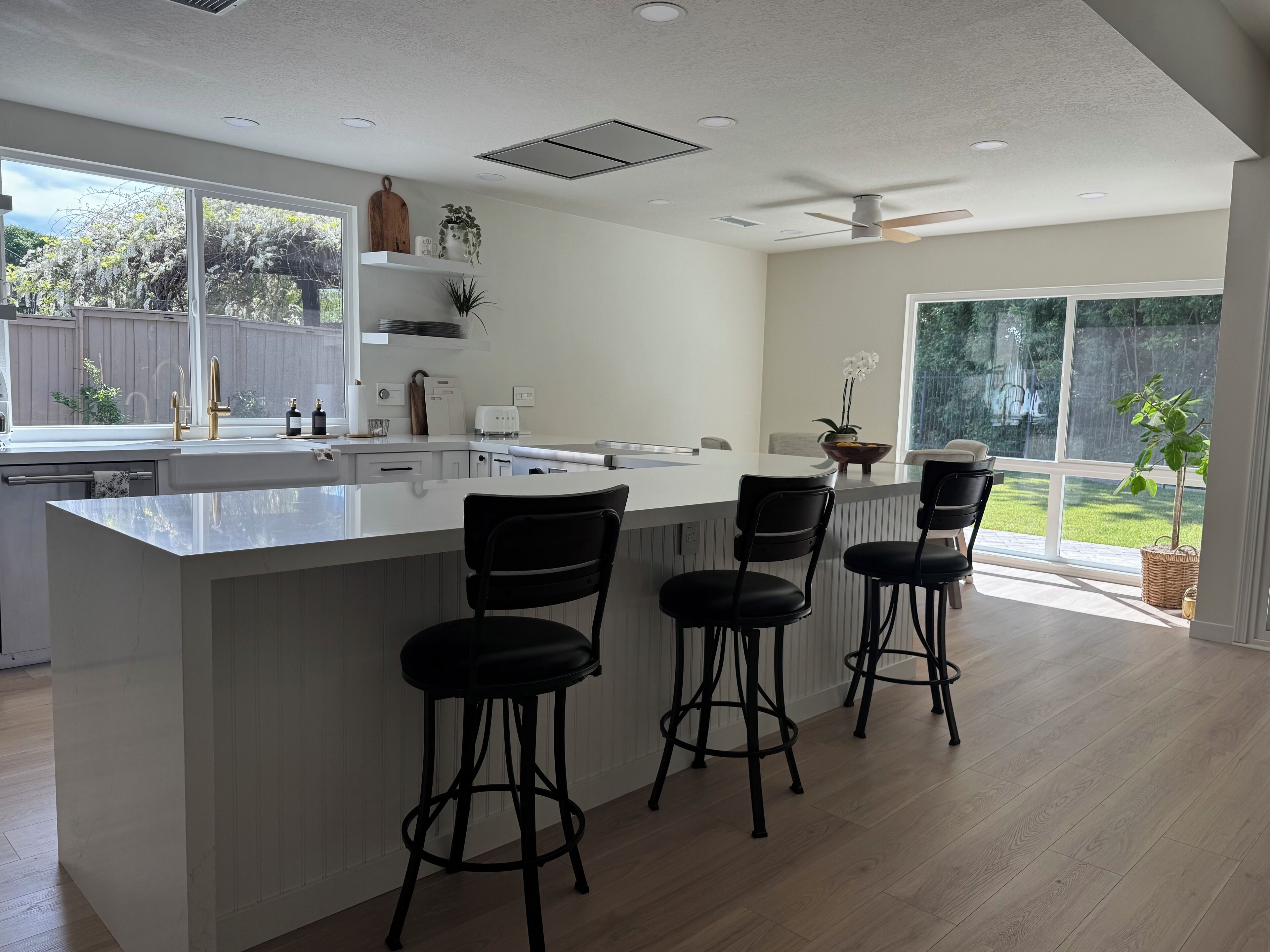 冰箱、微波炉、烤箱、炉灶