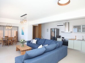 TV - "Capro" mit Infinity-Pool by Interhome (Vafkeri)
