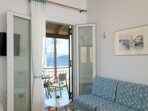 TV - Zwei-Zimmer-Wohnung mit atemberaubender Aussicht by Interhome (Kalami)
