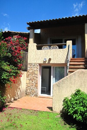 Exterior detail - Unterkunft mit Terrasse, Klimaanlage. Schwimmbad by Interhome (Tarco)