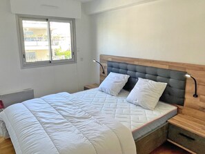2 bedrooms, Internet - Appt T3 - Clim - Pool Residenz - Sainte Maxime by Interhome (Sainte Maxime)