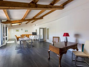 Inside other - Zwischen Meer, Seen und Bergen by Interhome (Herepian)