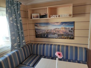 Living area - Smart Home Athen, Europapark, Rulantica ca. 15min by Interhome (Boofzheim)