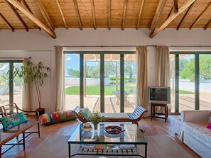 TV - Ferienvilla mit Garten, Grill und Terrasse by Interhome (Silves)