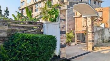 Deluxe Studio, Balcony, City View | Exterior