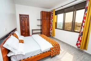 Literie de qualité, lit avec matelas Select Comfort, minibar