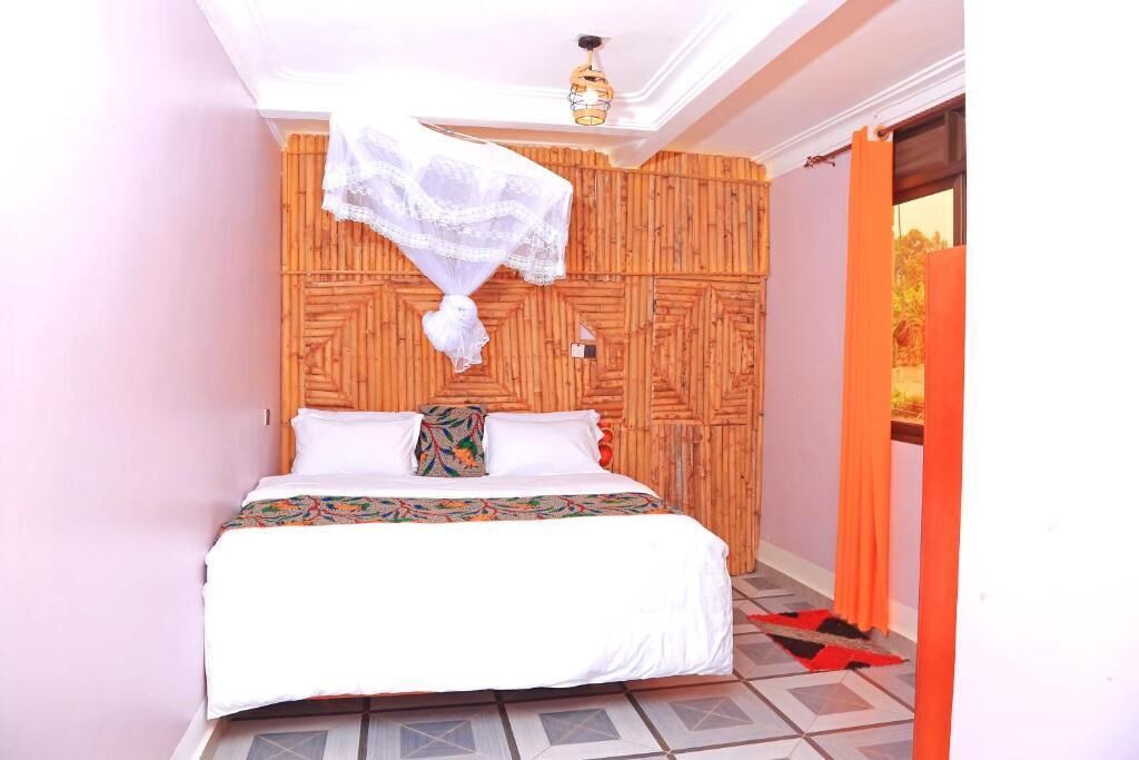 مكتب ومساحة عمل للكمبيوتر المحمول وواي فاي مجانًا