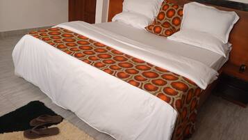 Executive Studio Suite, Balcony, Garden Area | Desk, laptop workspace, free WiFi