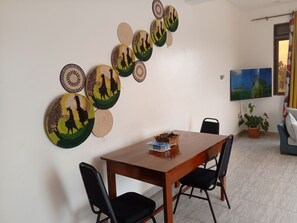 Suite estudio ejecutiva, balcón, en el área del jardín | Restaurantes
