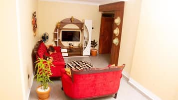 Appartement, balcon, vue ville | Coin séjour