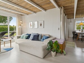 TV - "Bjarni" - 180m from the sea by Interhome (Juelsminde)