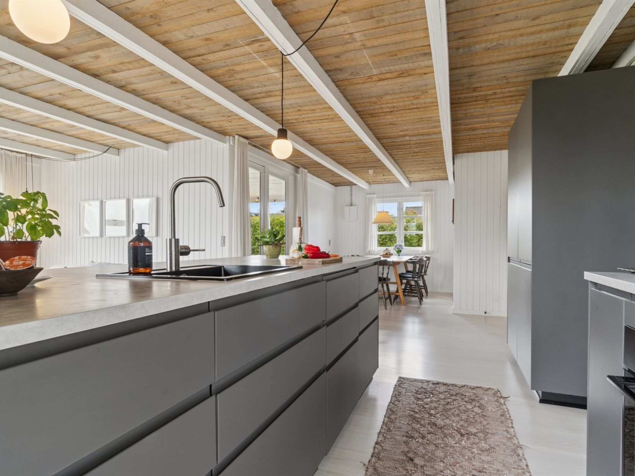 Réfrigérateur, micro-ondes, lave-vaisselle