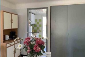 Interior - Pleasant Maisonnette (F1) classified 3* - Distance from sea and beach 100 m (Hyères)