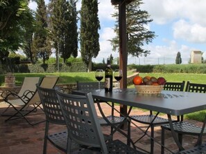 Outdoor dining - Wohnung "Santinovo pergola by Interhome (Colle Val d'Elsa)