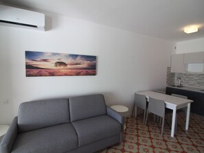 TV - Isvico A1 by Interhome (Lignano Pineta)