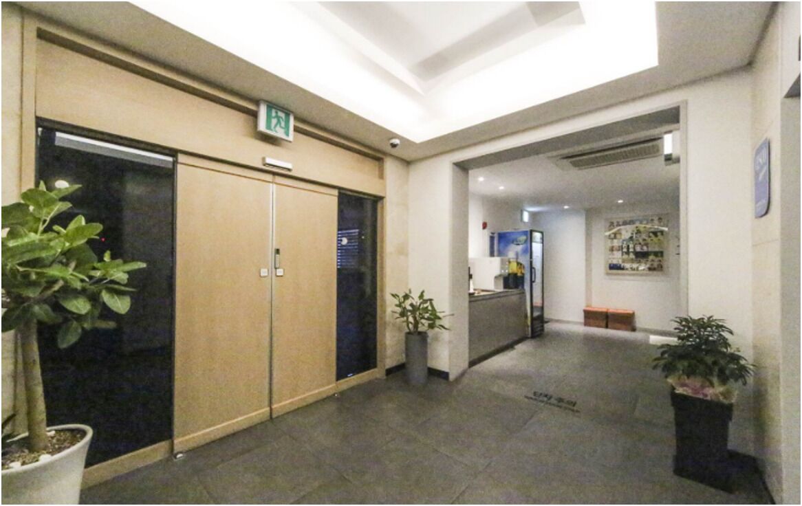 المنشأة من الداخل