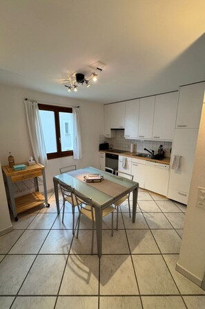 Fridge, oven, dishwasher, cookware/dishes/utensils - Walserwohnung by Interhome (Bosco Gurin)