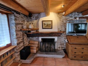 Fireplace - Chalet in den sonnigen Schweizer Südalpen by Interhome (Crana)
