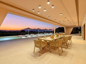 Outdoor dining - Celestial Villa Privater Pool und Jacuzzi by Interhome (Georgioupoli)