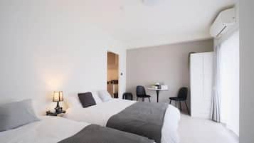 Classic Apartment, Balcony, City View | Desk, soundproofing, free WiFi