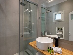 Towels - Studio mit atemberaubendem Blick auf das Meer by Interhome (Kalami)