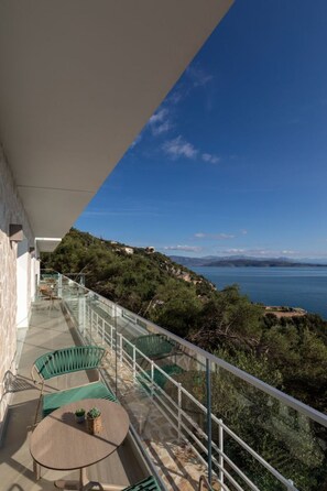 Property grounds - Luxuriöse Wohnung mit Meerblick Stoa Serenity by Interhome (Kalami)