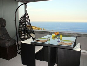 Outdoor dining - mit Pool Infinity by Interhome (Eze)