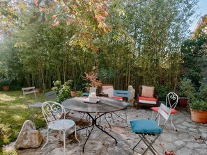 Outdoor dining - Haus mit Charme Landschaft von Aix by Interhome (Aix en Provence)