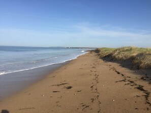 Beach - Wohnung mit Meerblick by Interhome (Denneville)