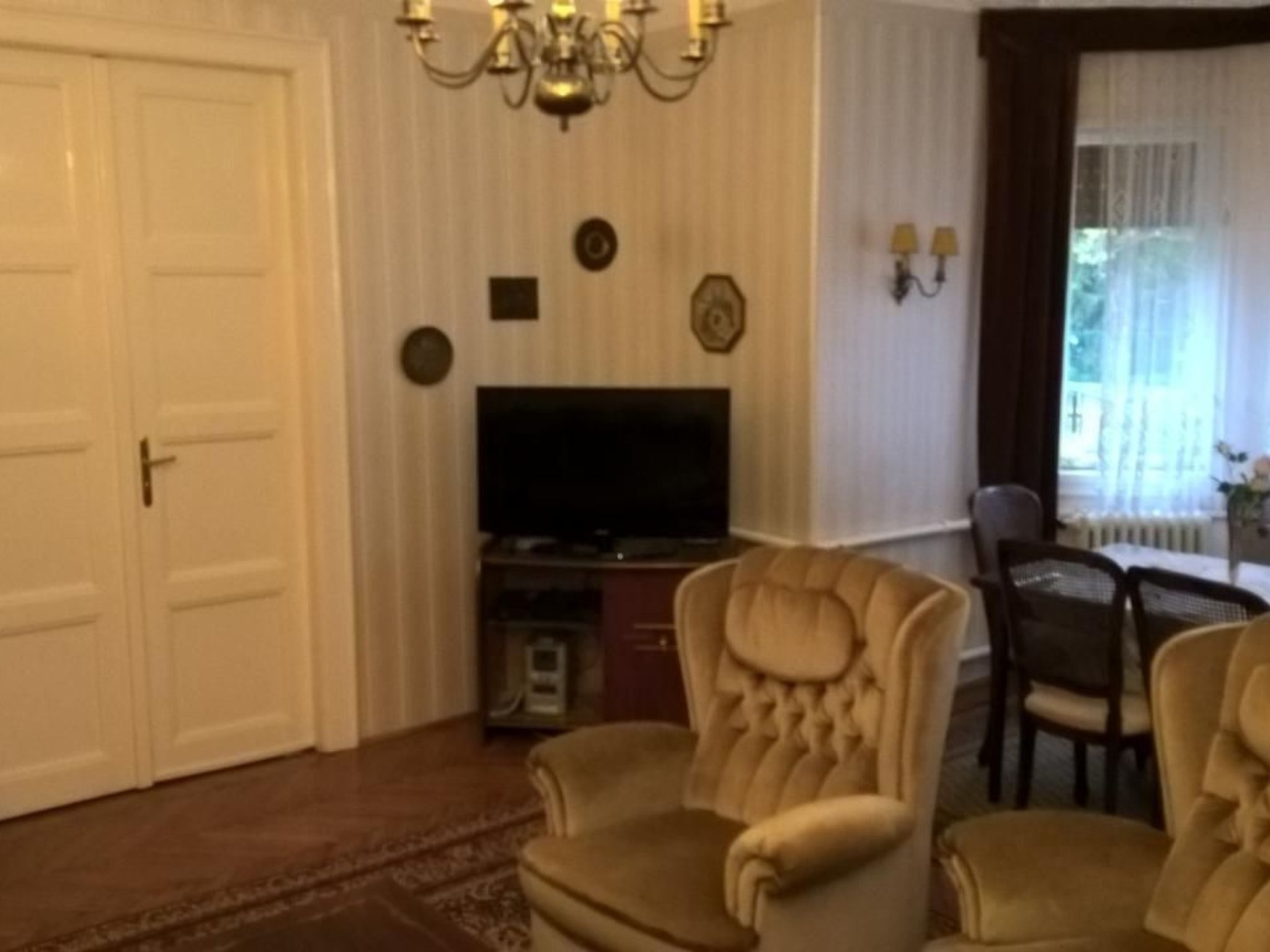 Televisión y reproductor de DVD 