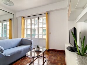 Unclassified image, 2 of 10, button - Wohnung in Funchal, in der Nähe von Farmers Market by Interhome (Madeira/Funchal)