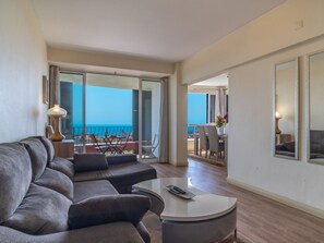 TV - Geräumige Altstadtwohnung Elias Gar by Interhome (Madeira/Funchal)