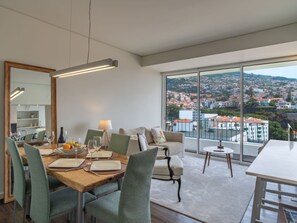 Dining - für 4 Personen ca. 110 m2 in Funchal, Madei by Interhome (Madeira/Funchal)