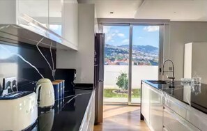 Fridge, microwave, oven, dishwasher - Ferienvilla "Villa Paradise Palms" by Interhome (Madeira/Funchal)