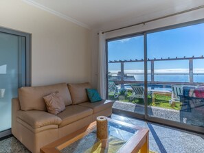 TV - Schönes Haus in Monte mit privatem Parkplatz by Interhome (Madeira/Funchal)