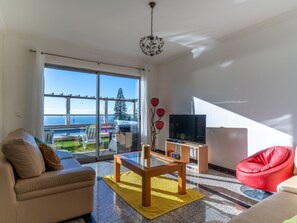 TV - Schönes Haus in Monte mit privatem Parkplatz by Interhome (Madeira/Funchal)