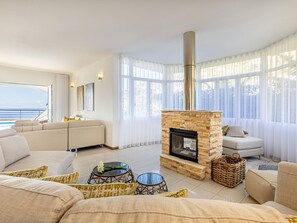 Fireplace, DVD player - Finca "Calheta" mit Blick auf das Wasser by Interhome (Madeira/Calheta)