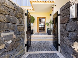 Exterior detail - Finca "Calheta" mit Blick auf das Wasser by Interhome (Madeira/Calheta)