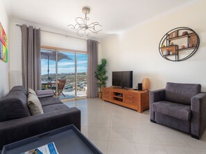 TV - BnB Homes Wohnung mit Terrasse und Schwimmbad by Interhome (Albufeira)