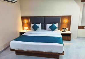 Executive Quadruple Room | Desk, free WiFi - Hotel Cidade De Diu (Diu)