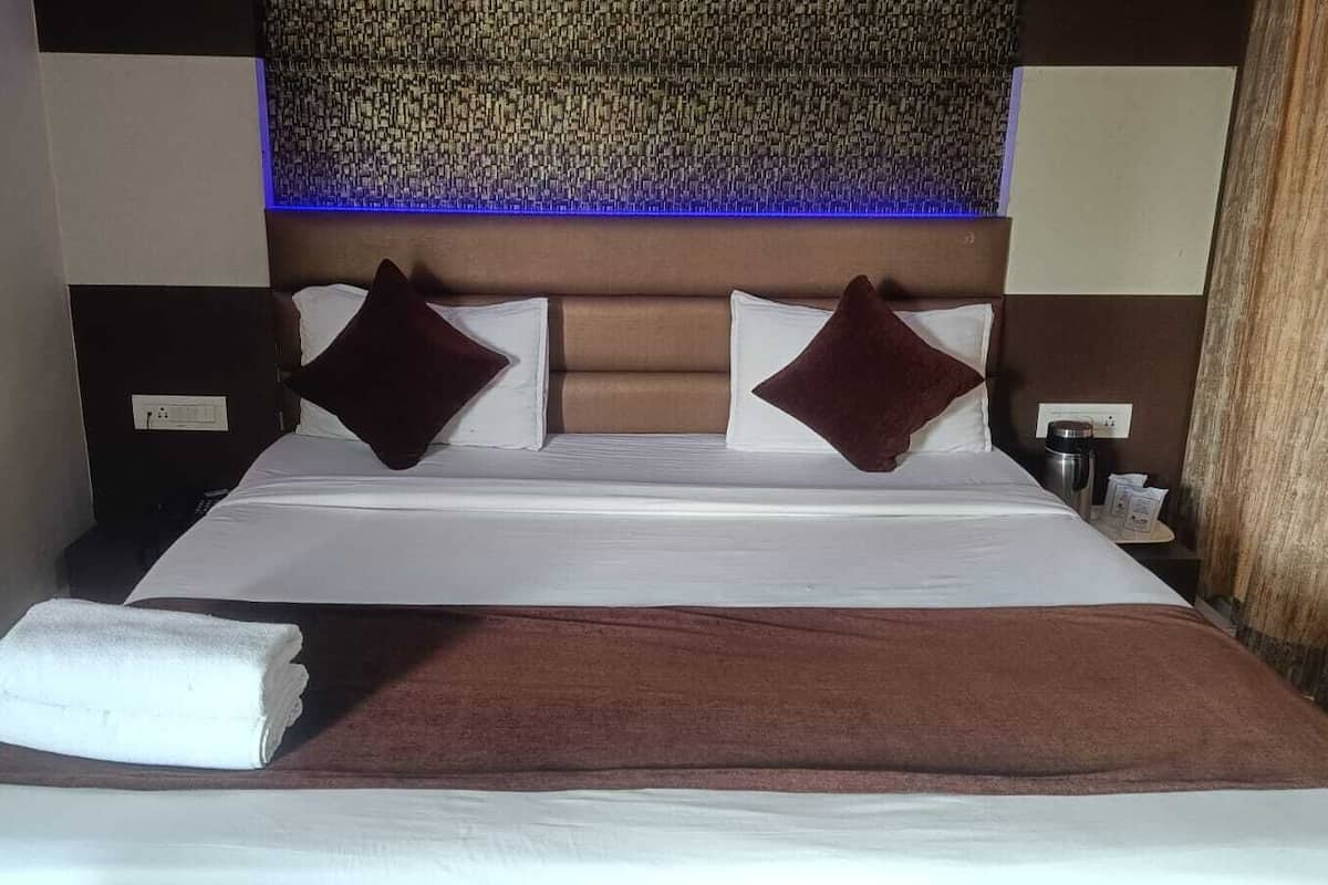 Double Room | Desk, free WiFi