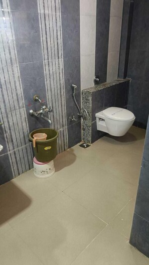 Executive fyrbäddsrum | Badrum | Dusch, handdukar, tvål och schampo