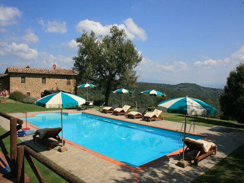Charming countryside villa with pool