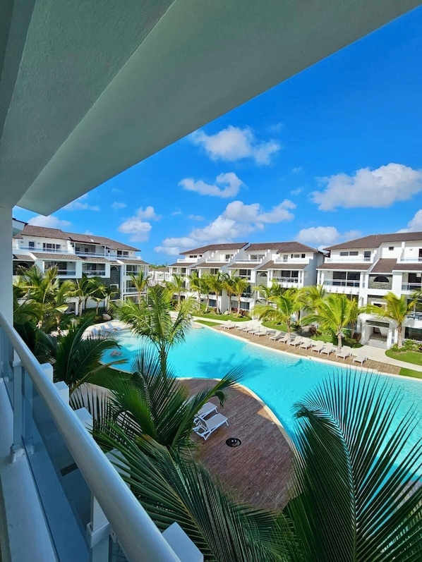Pool - Estrella Garden • Antlia 304 New Modern Penthouse (Dominicus)